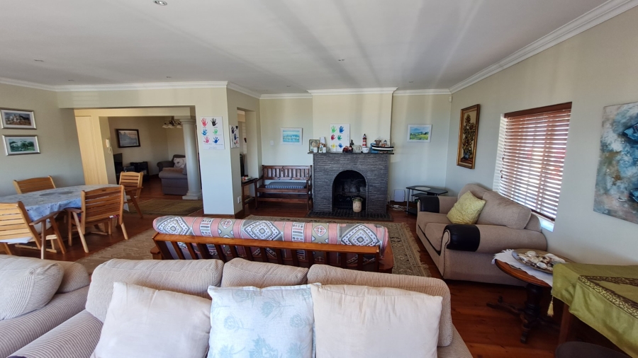 4 Bedroom Property for Sale in Linkside Western Cape